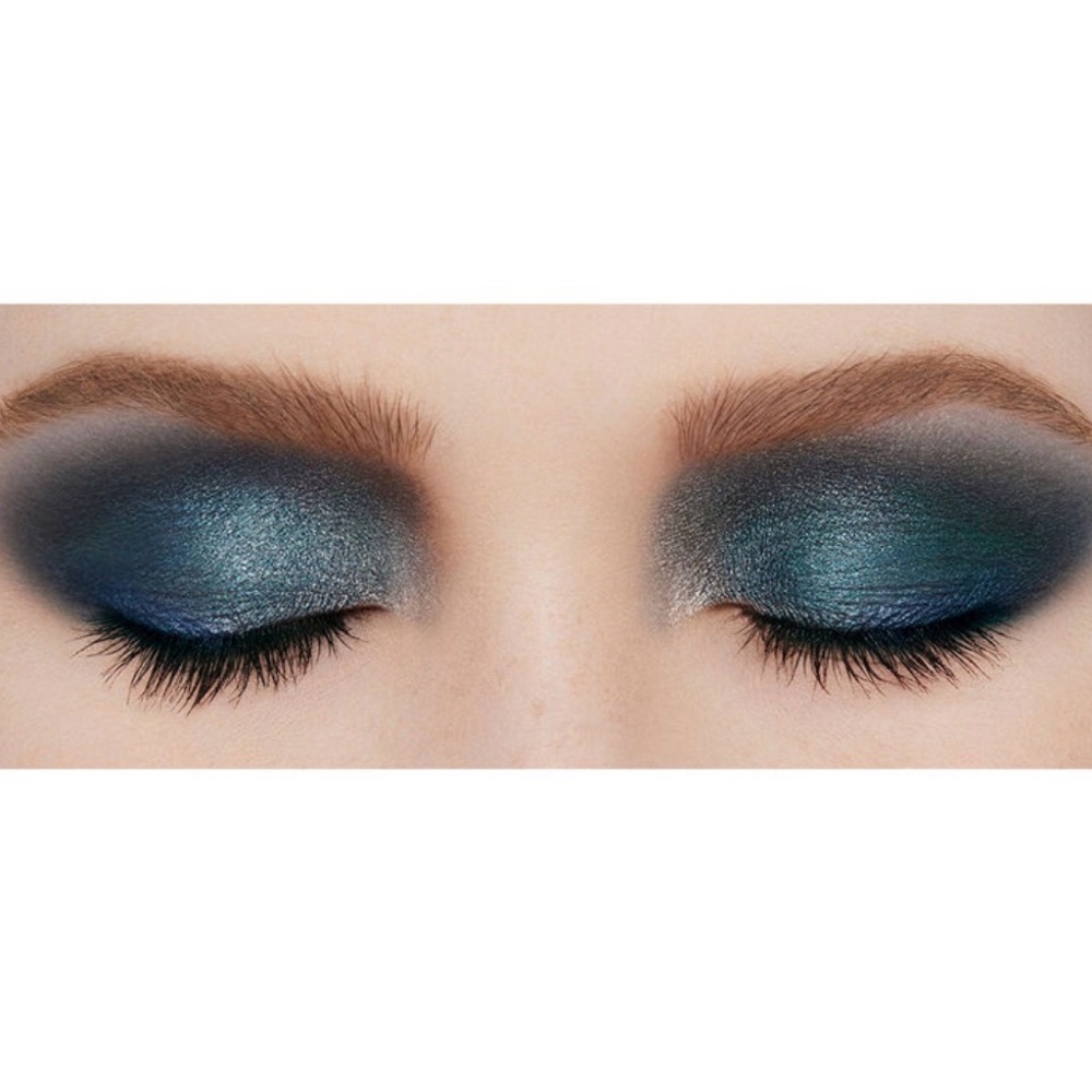 NEW NARS Bold Blue and Green Eyeshadow Quad in Moskova - Picture 3 of 9